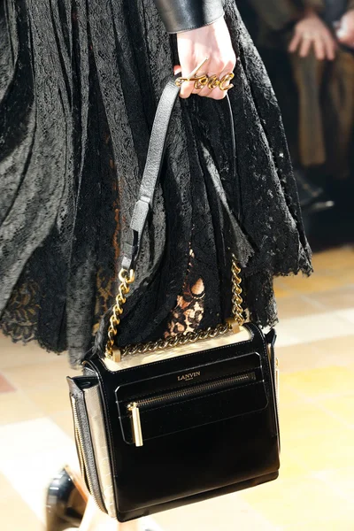 Look 22